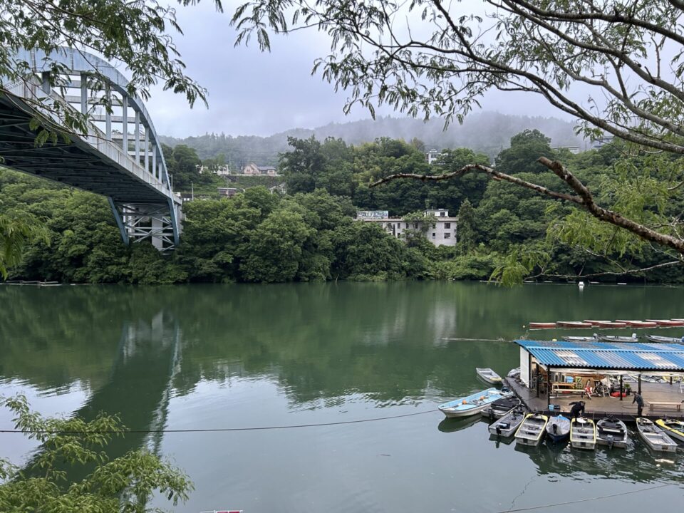 相模湖の日相園ボート桟橋。藤野駅から徒歩で行けるアクセス性の高い施設